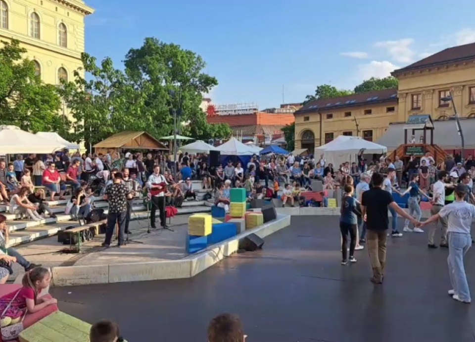 Szerb Táncház - Szeged Dugonics tér